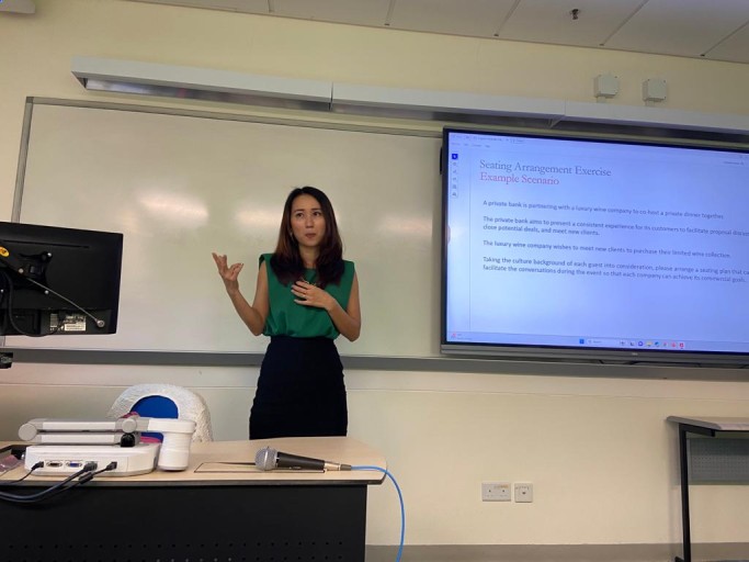 A Talk on "Intercultural Communication in Global Business" by Amy Yang
