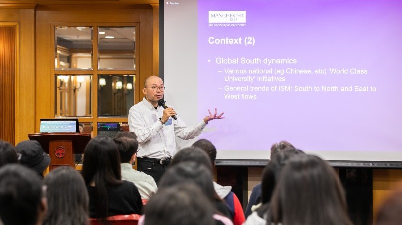 Distinguished Scholars Seminar Series: renowned scholar from Manchester University shares insights on international higher education
