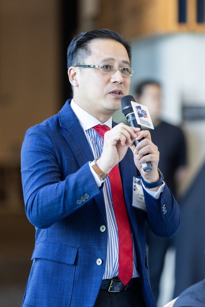 One of the mentors Mr Raymond Savio Chan Wing-fung, CEO and Director of Metaverse Securities Limited, has developed a mutually trusted relationship with his mentees.