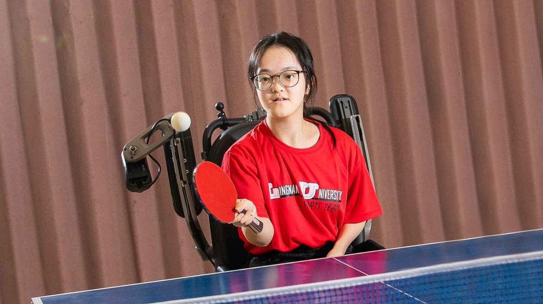 如打怪獸升級 嶺大輪椅乒乓球運動員袁泳琪遇強愈強