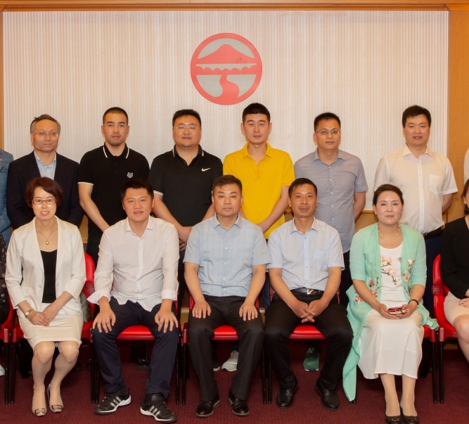 Delegation of entrepreneurs from Jiangsu visits Lingnan University