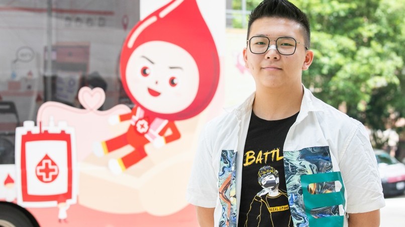 Lingnan student receives Young Donor Award for giving blood 68 times