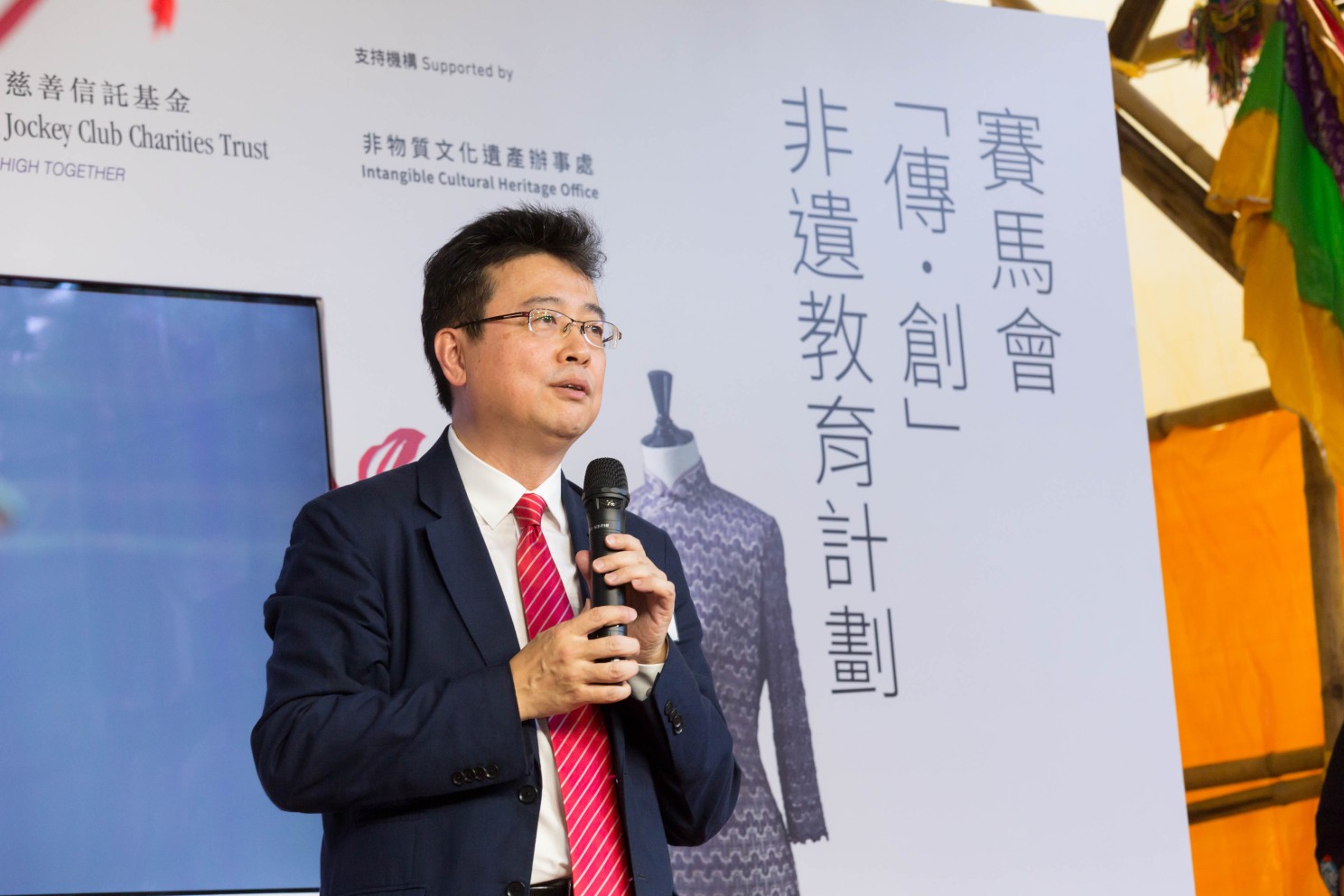 Prof Lau Chi-pang makes every effort in preserving intangible cultural heritage of Hong Kong with his knowledge transfer project to revitalise traditional craftsmanship.