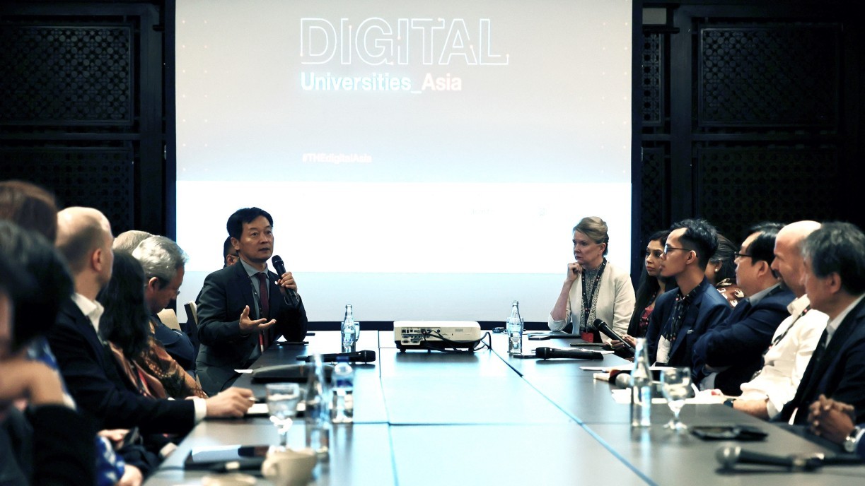 A roundtable discussion at the event, “Building a Future-Ready Institution: Leveraging Technology to Transform Higher Education”, held in partnership with Lingnan University.