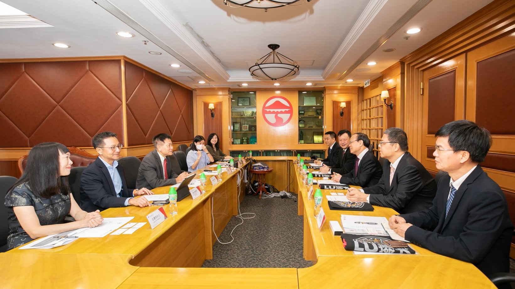 Delegation from Guangdong University of Technology visits Lingnan